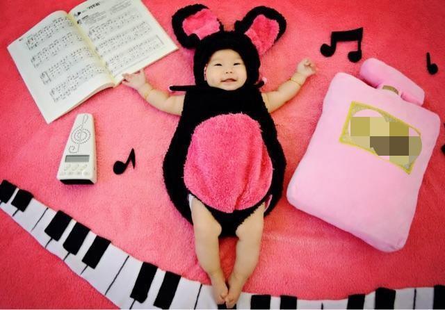 新生儿|新生儿都很丑?“最美新生儿”颜值高,网友感叹:我愿意等她18年