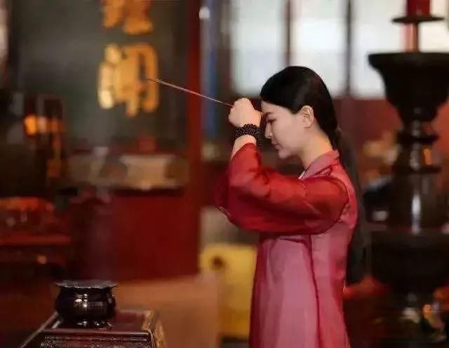 念佛的母亲福报大,把家和孩子护得好好的