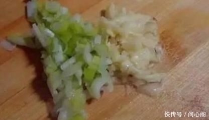 婆婆把鸡蛋这样做,老公和公公都抢着吃,大酒店里都吃不到!