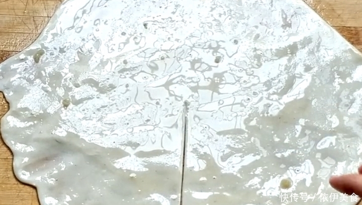  家人|春天常给家人做的早餐饼，外酥里嫩，层次分明，2分钟出锅，美味