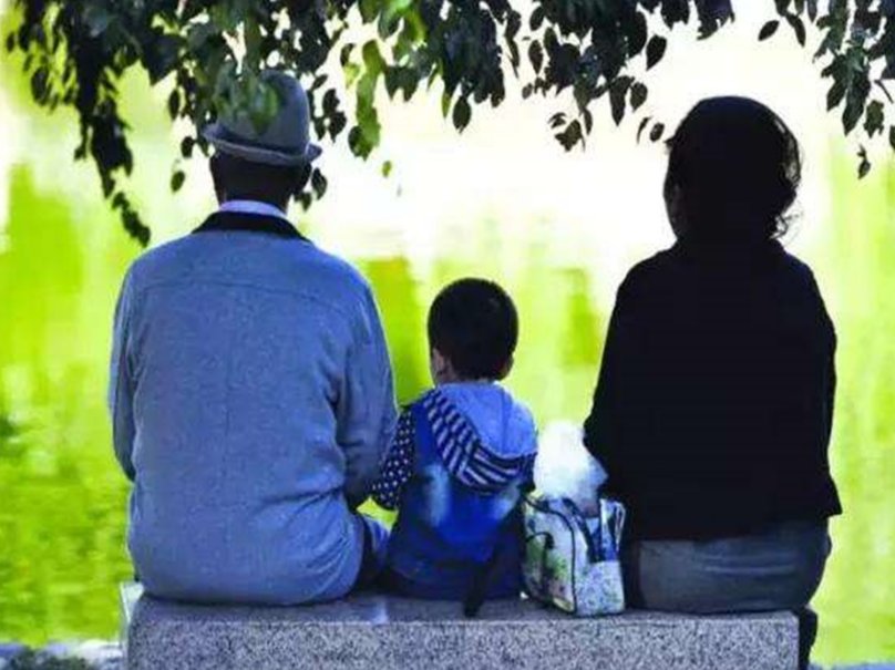 家庭|独生子女家庭的孩子成年后,都会面临这个问题,孩子的苦你知道吗