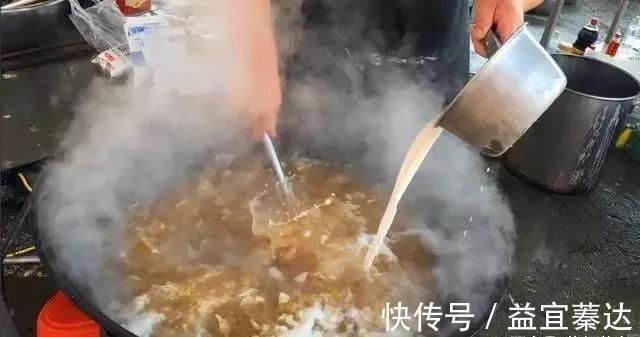 面条这样吃才叫香,农村秘制卤面,大厨详解,出锅那一刻,看饿了