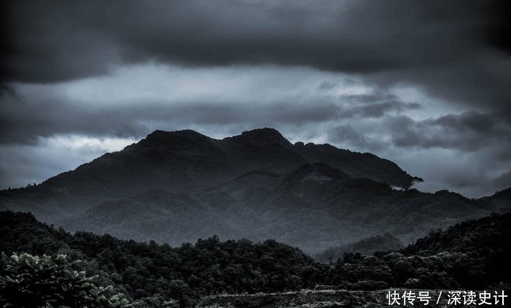 苏轼|登山时遇上大暴雨,苏轼挥笔写下了首妙诗,一开篇就是千古名句