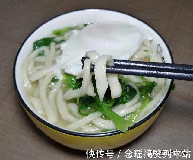 口感|家常手擀面好吃有窍门,多加一把豆面,面香浓郁,口感劲道又爽滑