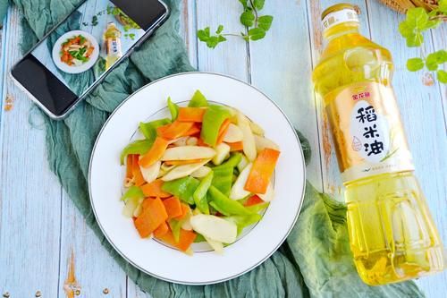 山药别总炖汤，试试这么做，清脆爽口，超级好吃，好吃到停不下来