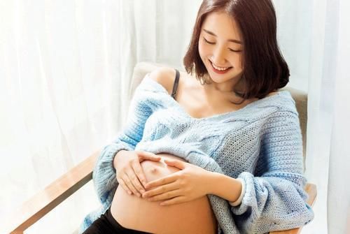 胎儿|同样怀孕,为啥有的人怀孕8个月都不显怀,而有的3个月就显怀?