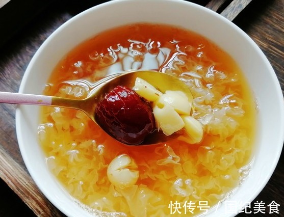 小瓣儿|夏季天热多喝银耳汤，学会这个正确做法，口感粘稠顺滑，胶质满满