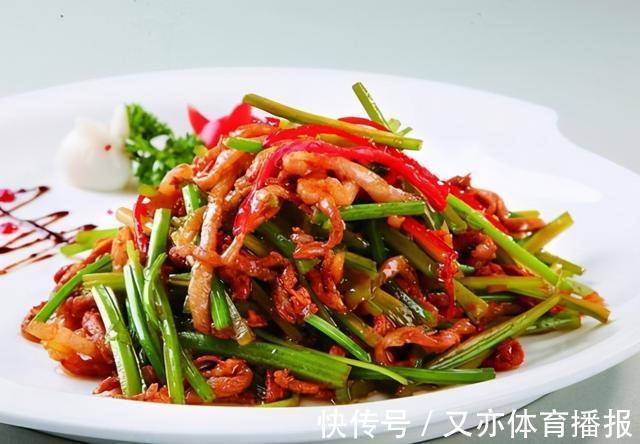 芹菜肉丝|炒肉丝10人9错，难怪发柴嚼不动，教你这3招，肉丝滑嫩不发柴