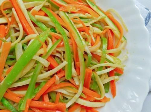 真正的“护眼菜”就是它,隔三差五吃,改善视力,双眼明亮了