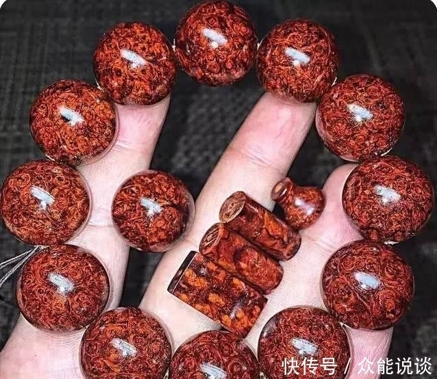 重金买下烂疙瘩,众人觉得不值,一刀下去,众人惊呆了!