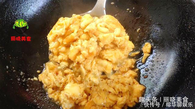 蛋白质|最近非常火爆的一道菜“灵魂炒蛋”,让鸡蛋身价倍增的隐藏新做法