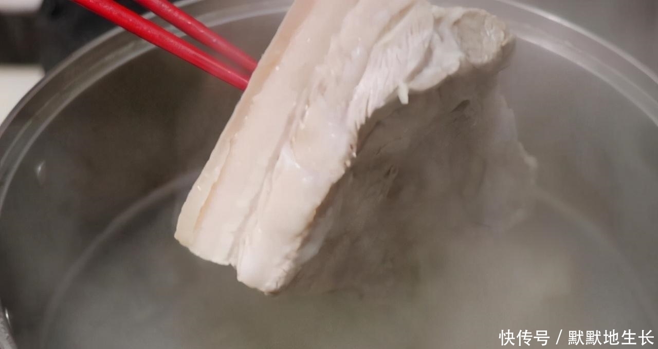 年夜饭系列梅菜扣肉，肉质肥而不腻，入口即化，学会给家人露一手