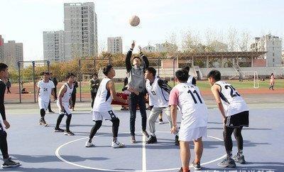 女生|大学男生身高低于多少算“矮”?学妹给的界限,让男生直呼不可信