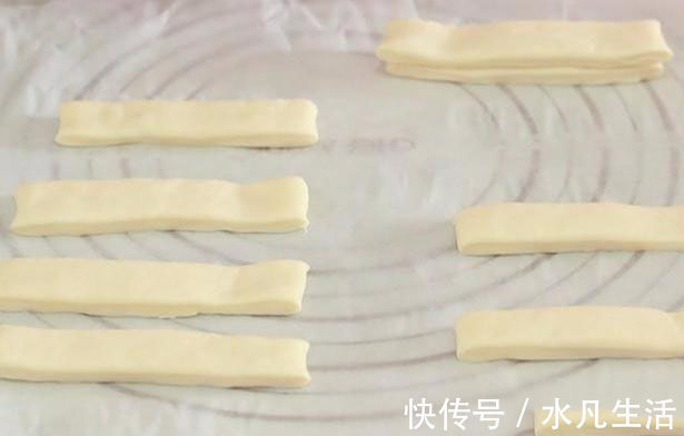 好吃|2分钟学会做油条，不用泡打粉小苏打，蓬松有嚼劲，比买的还好吃