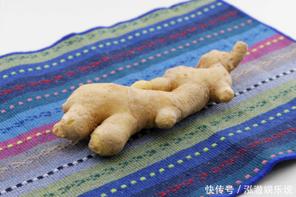 湿气|生姜加一物泡水喝,去除湿气,口臭消失了,小肚子也变平坦了