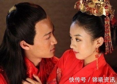 新娘子@少女出一上联:“牵牛喝水,嘴对嘴”,知府对下联,少女又羞又气