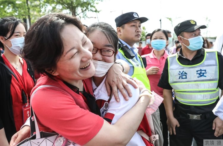 录取通知书|2021年上海市普通高校招生录取全部结束，你收到心仪高校的录取通知书了吗？