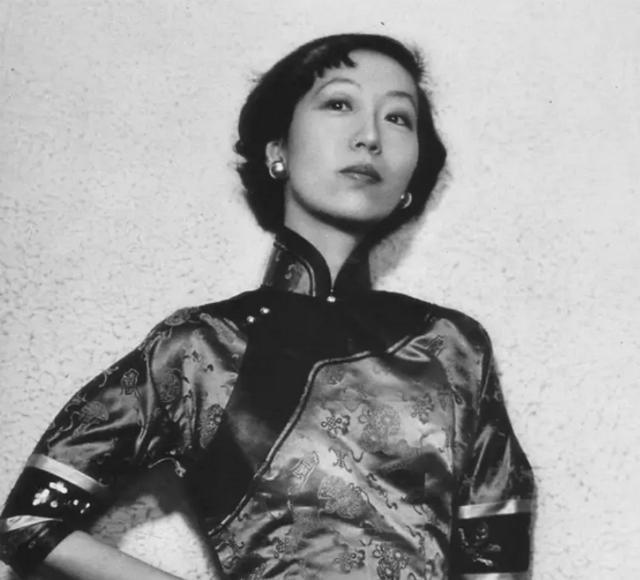 林徽因!张爱玲晚年生活如何穷困潦倒是假,其实她过得比很多人都要幸福