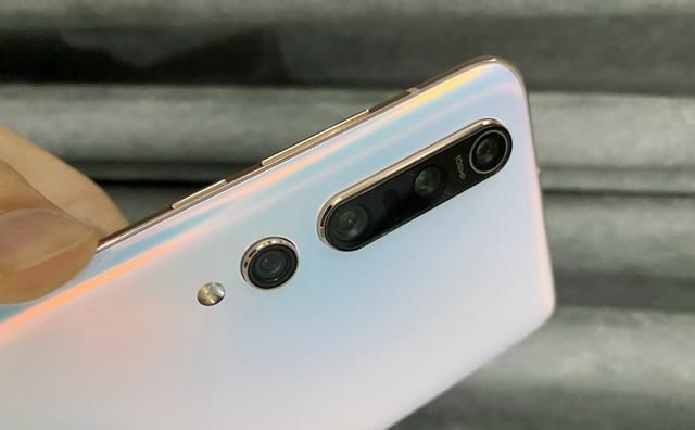 入手|搭载骁龙865的小米10价格下跌,现在入手值不值