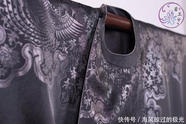 飞鱼服|最近流行一种汉服,近看很帅,远看却像垃圾袋,网友邪剑仙