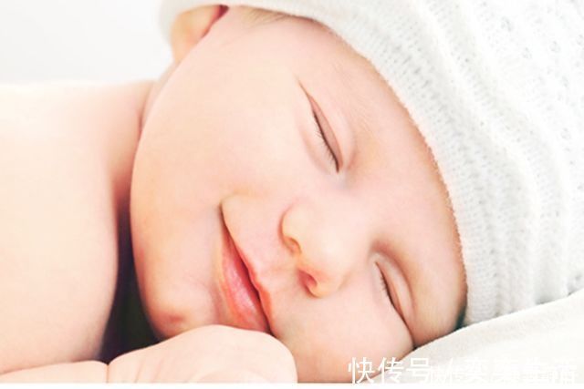宝宝|李玫瑾教授:孩子睡觉时有3个举动,说明大脑发育好,智商更高!