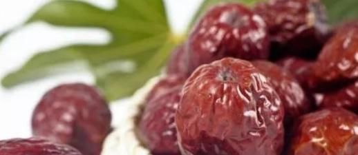 4种水果越吃湿气越重,中医称为“湿气王”,看完后告诉身边人