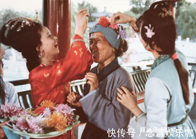 红楼梦&《红楼梦》刘姥姥夸黛玉、赞惜春,为何到了薛宝钗住处却一声不吭