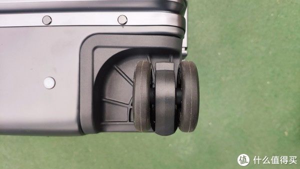 金属|安全加持下的旅途只因有地平线8号power登机箱