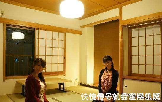 生活环境|为什么日本房子都不铺瓷砖一听老木工说的话,才知我家察觉晚了