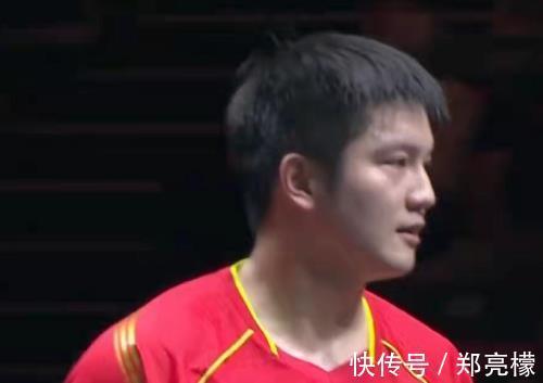 中国男乒|樊振东夺WTT世界杯男单冠军!张本智和蹲地求助,张本宇无可奈何