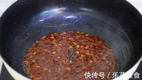 给菠菜粉丝来个“热”拌,酱香浓郁超好吃,一筷子下去就停不下来