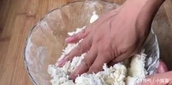 茄子|茄子别直接炒着吃了,教你一个新吃法,做法简单味道足,比肉还香