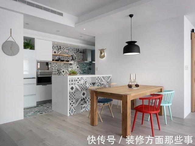 三居室|119平简约风三居室客厅不做电视背景墙,效果真的非常不错