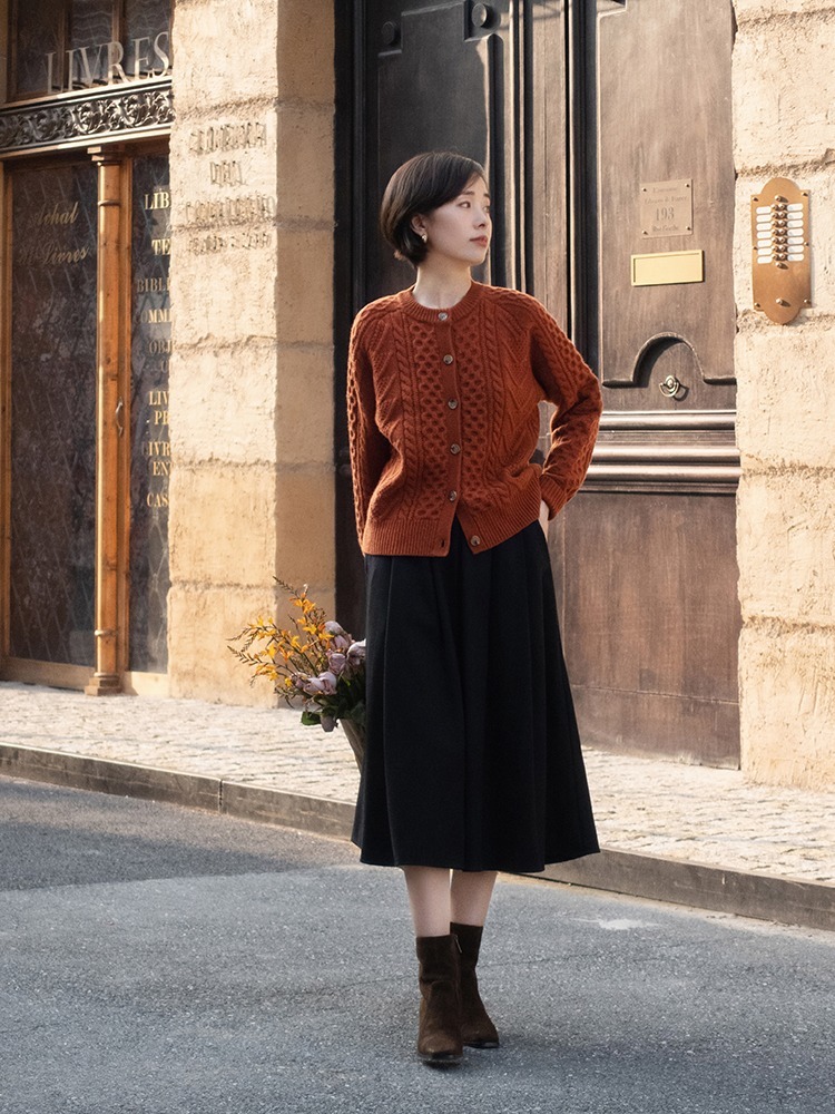 穿搭|三木时尚博主冬季穿搭指南！大衣搭配针织衫和半身裙，高级优雅！