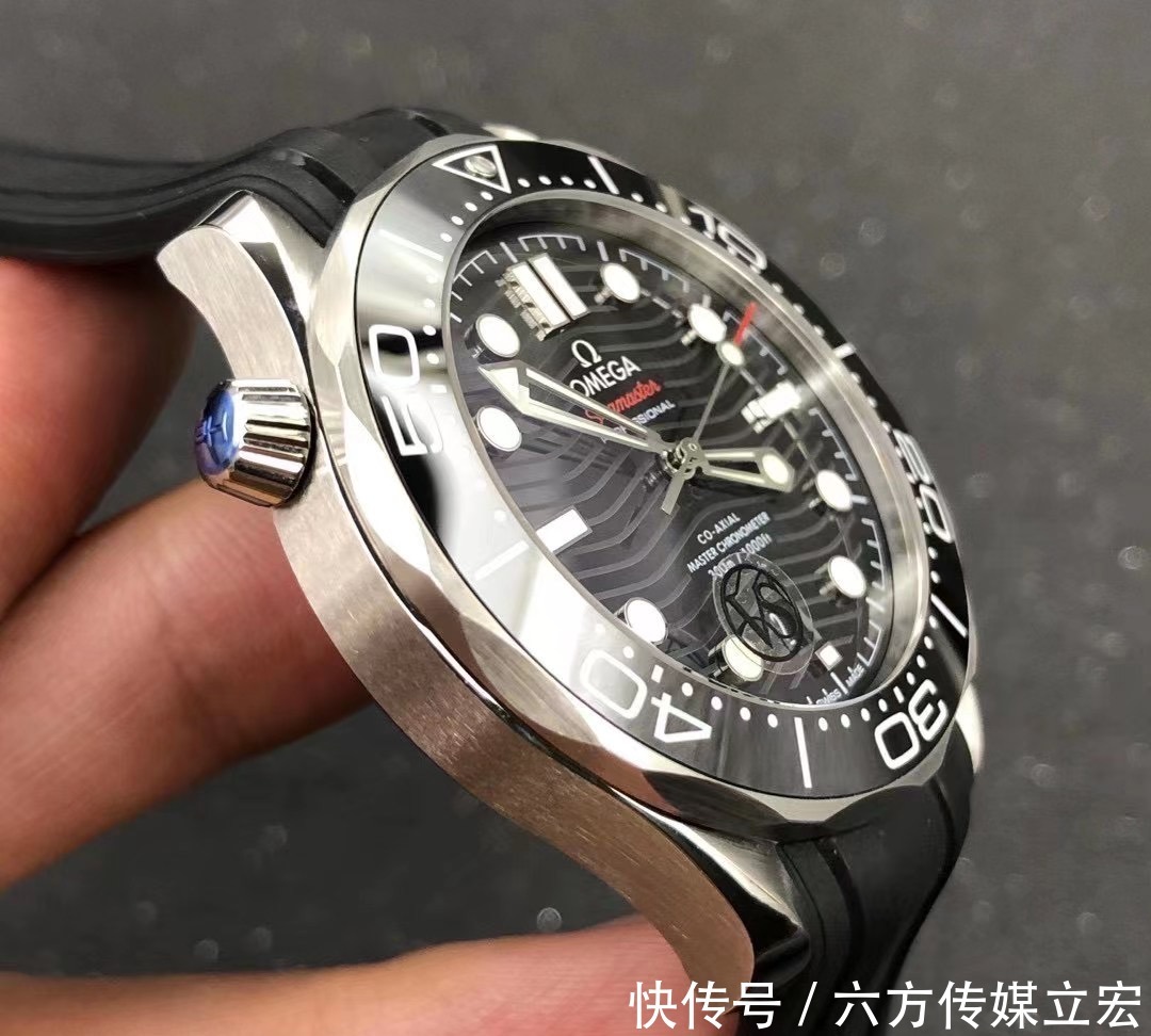 珐琅|VS厂欧米茄海马300米V2版本胶带款质量如何？值得入手吗？