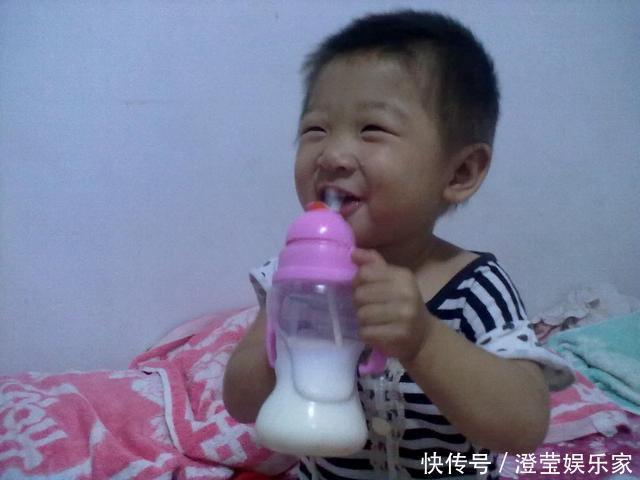 果冻|医生劝告:4种零食不要碰,越吃脾胃越虚弱,还有家长给孩子买