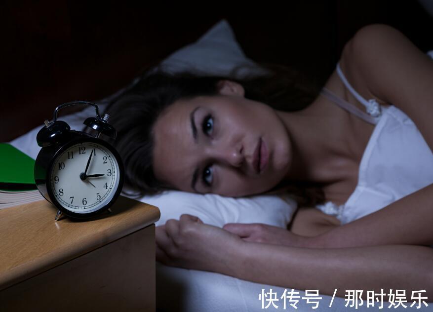 睡眠质量|女性经常失眠,多与缺乏两种维生素有关,得多加补充