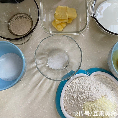 2g鸡蛋|可爱到爆的牛奶面包卷