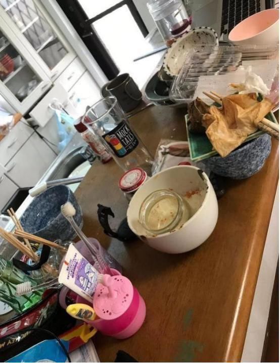 儿子|全职太太生病卧床三天,晒“居家照”引网友心疼:嫁了个“儿子”