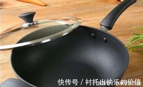 醋酸|锅底烧糊了，不要用钢丝球擦！教你用这招，锅立马焕然一新！