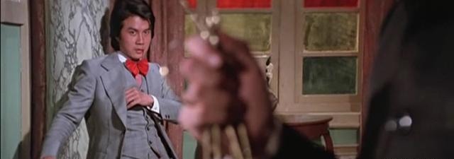 绝不|《绝不低头》纯正的古龙味道,苗可秀的限制级镜头