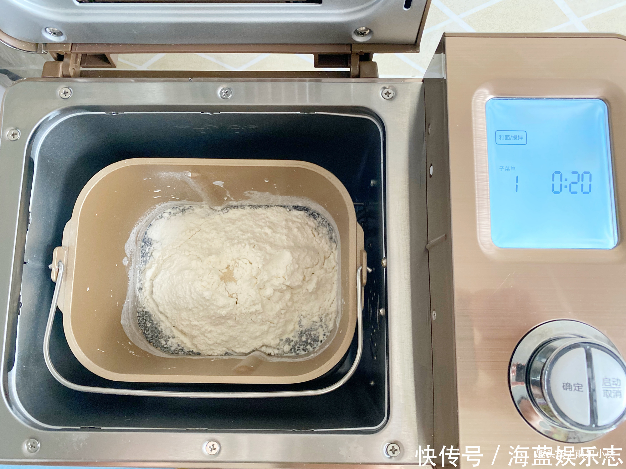  试试|做面包别只会用面包粉了，试试加点它，口感Q弹又松软，层层拉丝