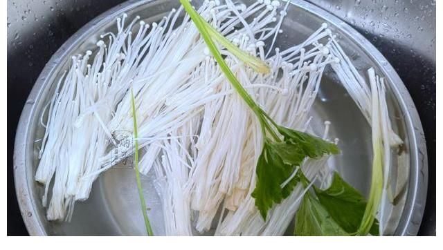 豆腐|一个“天天见”一个“明天见”，这两食材是一对，简单溜一盘真香