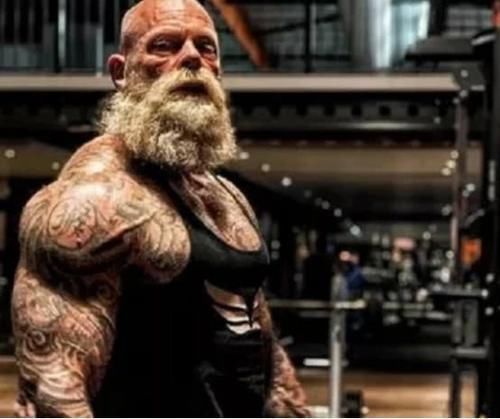 健身|还记得那个健身36年荷兰纹身老头吗一身肌肉吊打小鲜肉,如今成这样
