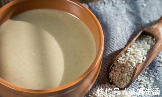 芝麻酱调稀,用水还是用油大厨这么做,丝滑细腻味道香