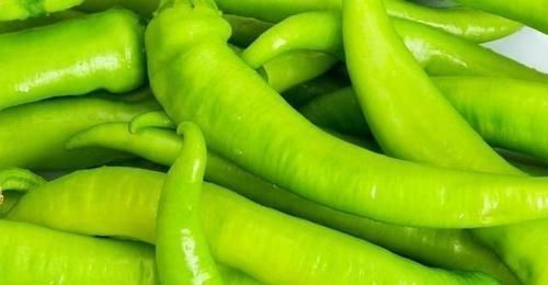 辣椒炒肉丝|买青椒时,什么样的青椒是辣的?菜农:牢记这3点,一挑一个准