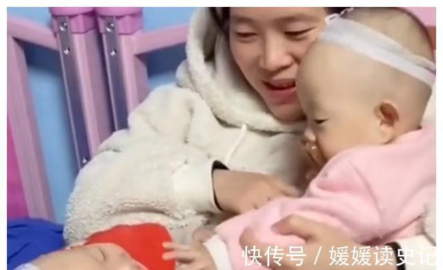 住院|四川3胞胎住院输液闹腾,爸妈提着输液管一脸无奈:跟放牛一样