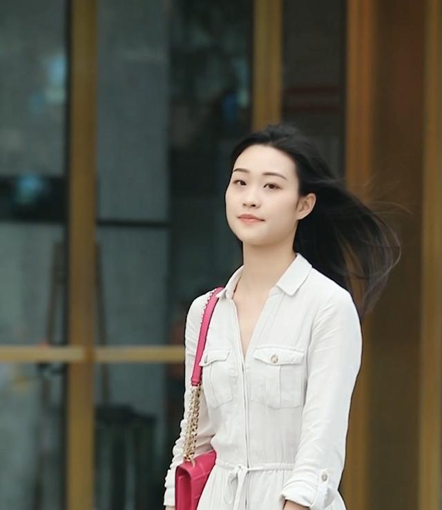 最近大火的工装连体服, 有个性的小姐姐都喜欢