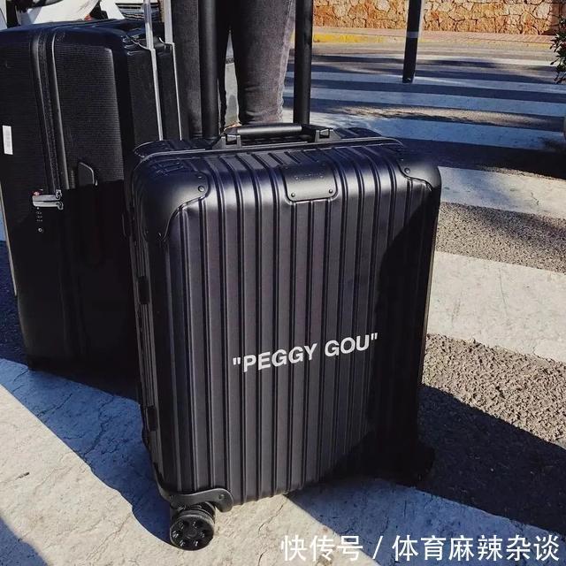 为Nike设计球鞋、受Virgil青睐,这两位新晋潮流女神算什么水平