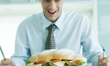 嗖嗖|血脂高的人牢记:早上2要,中午3不要,晚上4避免,血脂嗖嗖降